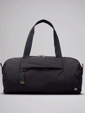 NWT unisex Lululemon On My Level Barrel Duffle Bag 16L
